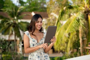 Local SEO Tips for Hawaii Businesses - Girl Searching on Tablet